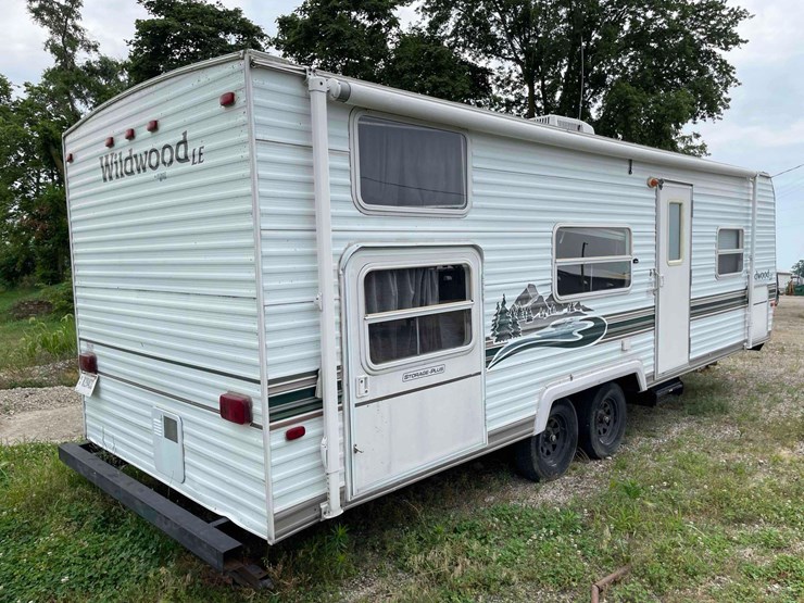 2005-wildwood-le-camper-image-15