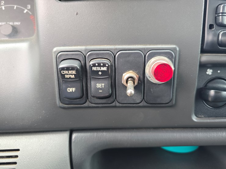 2004-ford-f650-image-79