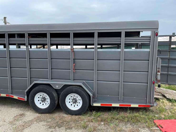 2000-24'-corn-pro-livestock-trailer-image-8