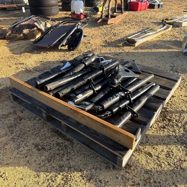 2198 - 15 - TRAILER JACKS