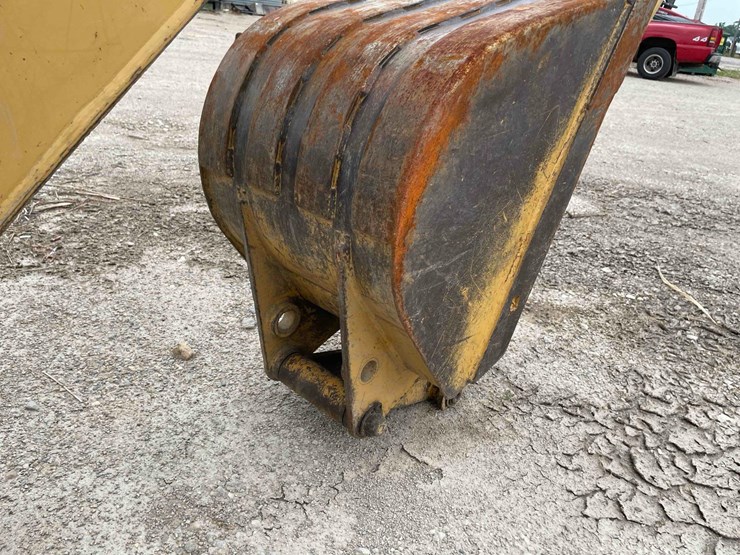caterpillar-416b-image-22