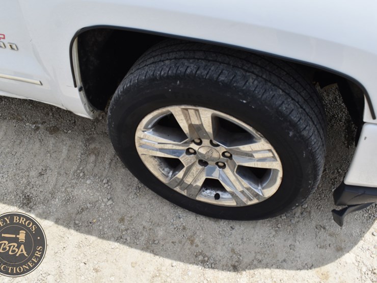 2017-chevrolet-silverado-1500-image-9