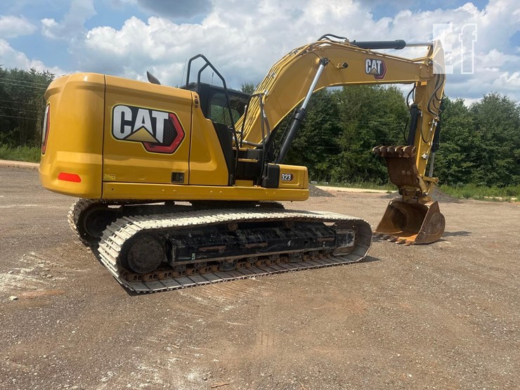 2021-caterpillar-323-image-3