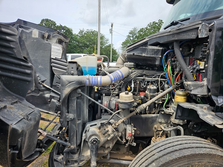 2018-peterbilt-579-image-39