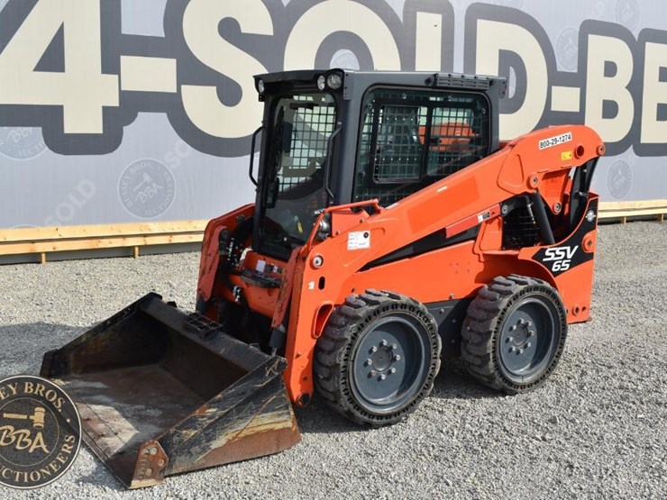 2020-kubota-ssv65-image-6