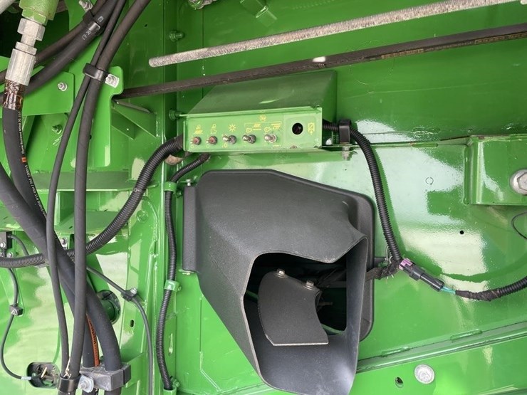 2015-john-deere-s660-image-8
