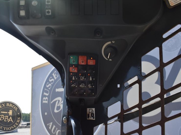 2019-deere-325g-image-54