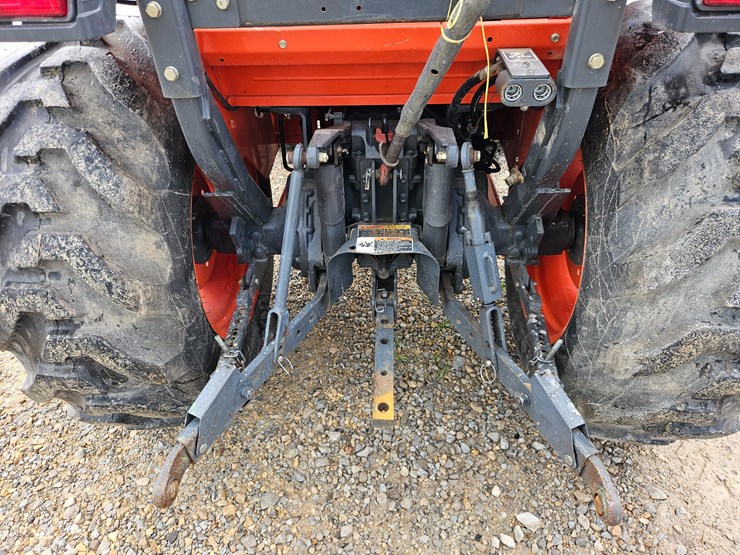 #20866-•-2008-kubota-l3240-tractor-image-35