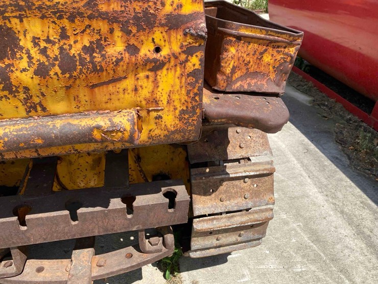 caterpillar-d2-ag-crawler-tractor-image-19
