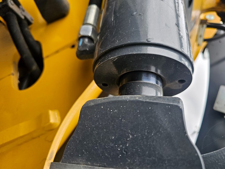 #17574-•-2024-deere-324-wheel-loader-image-26