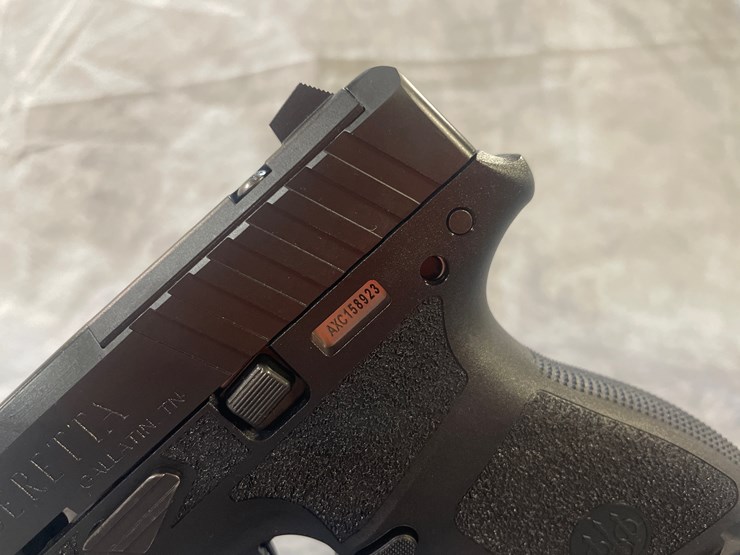 #4352-•-beretta-apx-a1-9mm-luger-pistol,-sn:-axc158923-image-13