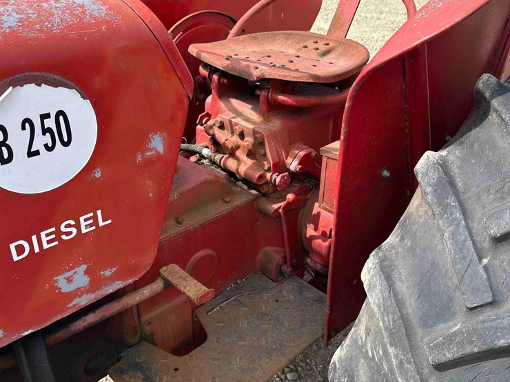 10663---ih-b-250-diesel-(sn#-20883)-image-6