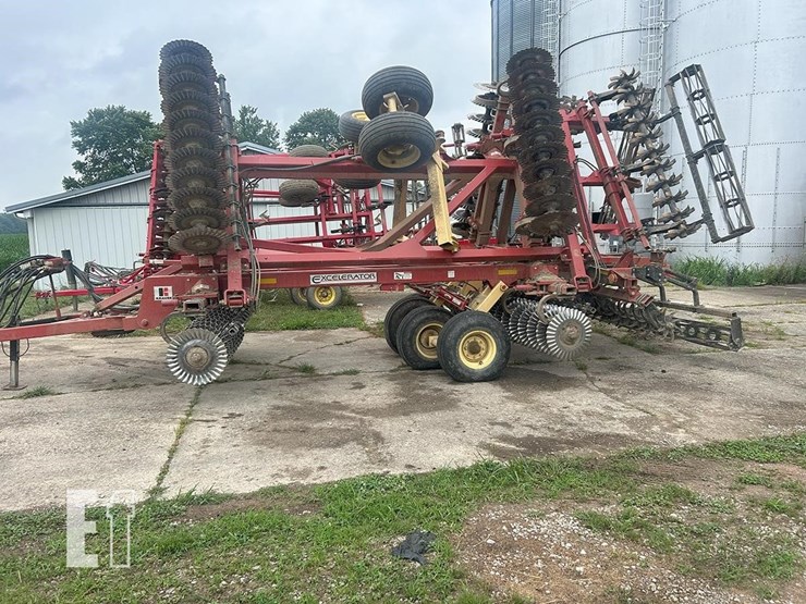 2012-kuhn-krause-8000-25-image-3