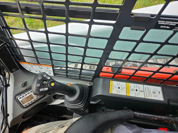 2021-bobcat-t770-image-41