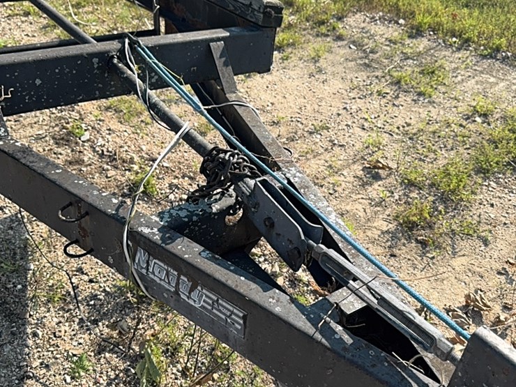 pontoon-boat-trailer-image-3