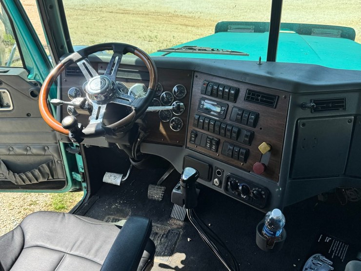 2001-western-star-image-26