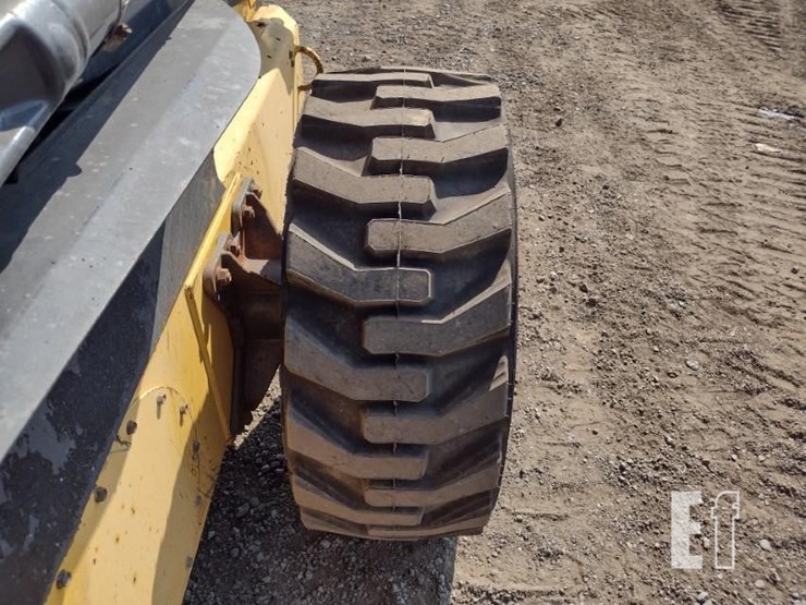 new-holland-l185-image-20