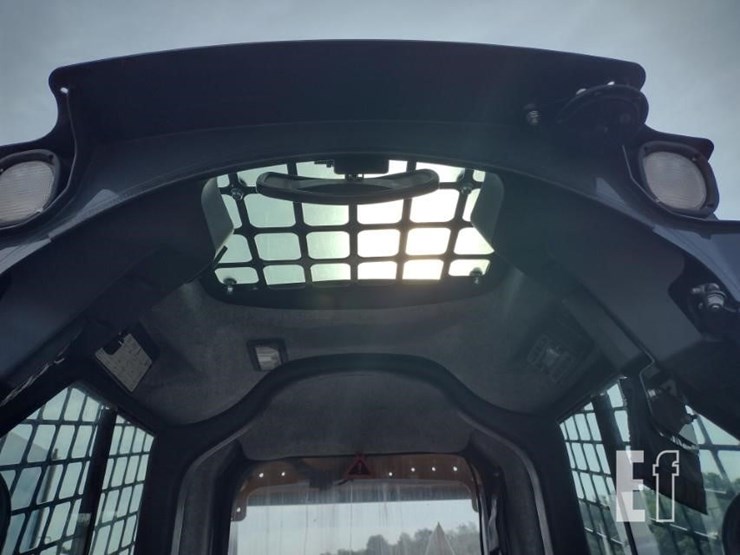 2020-deere-324g-image-13