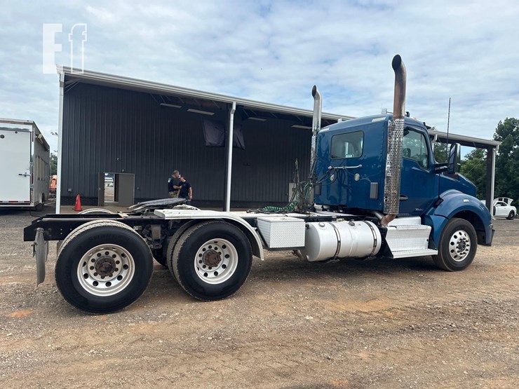 2015-kenworth-t880-image-4
