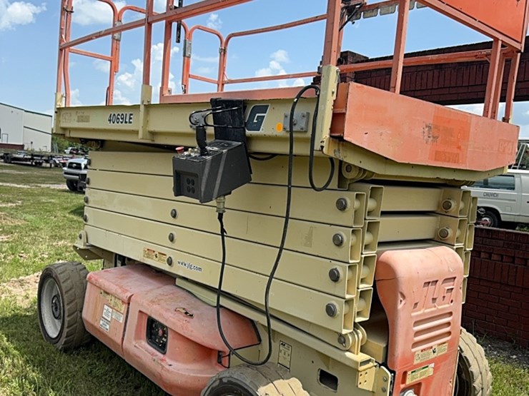 jlg-4069le-image-3