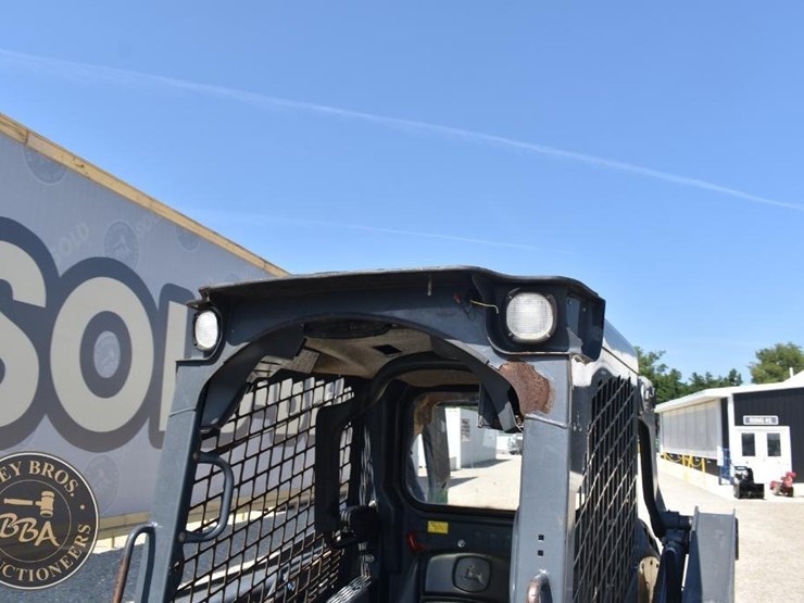 2019-deere-325g-image-36