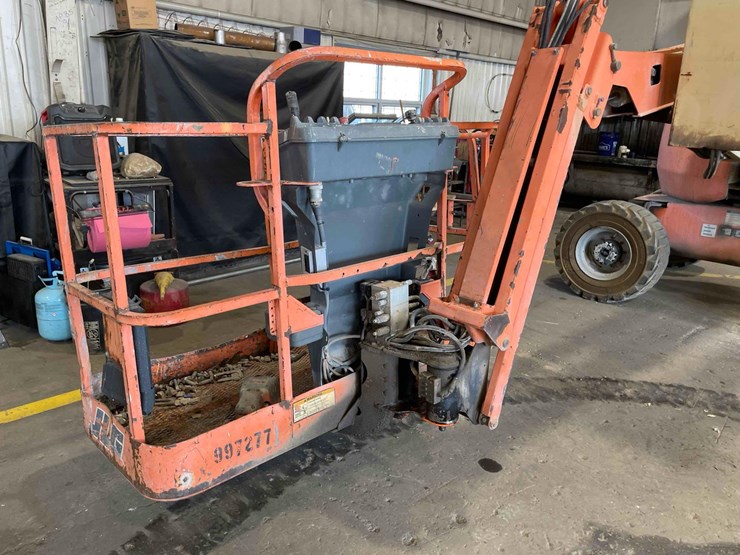 2007-jlg-450aj-series-ii-manlift-image-2