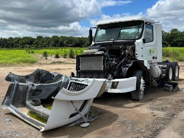 2007-volvo-vnl-truck-tractor-image-3