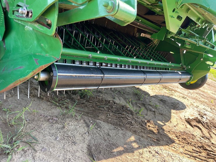 2023-john-deere-560m-image-19