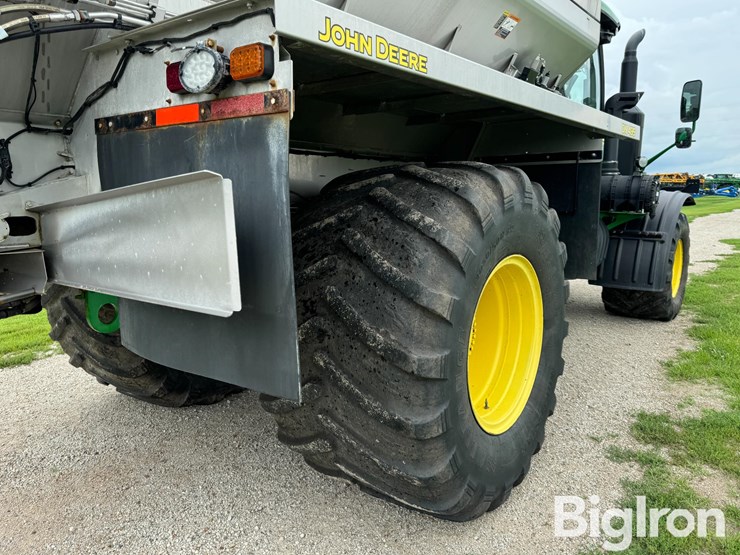 2021-john-deere-f4365-image-19