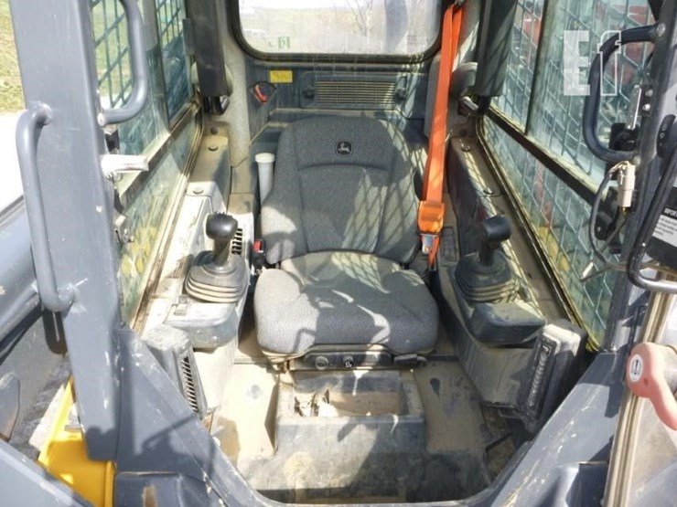 2023-deere-325g-image-11