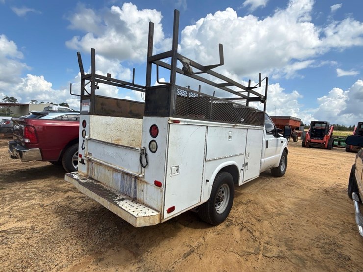ford-f350-xl-image-4