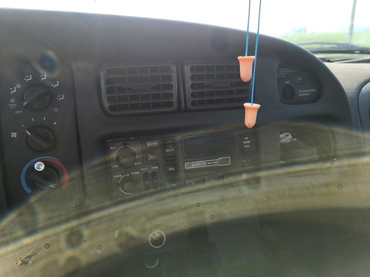 2002-dodge-2500-image-46