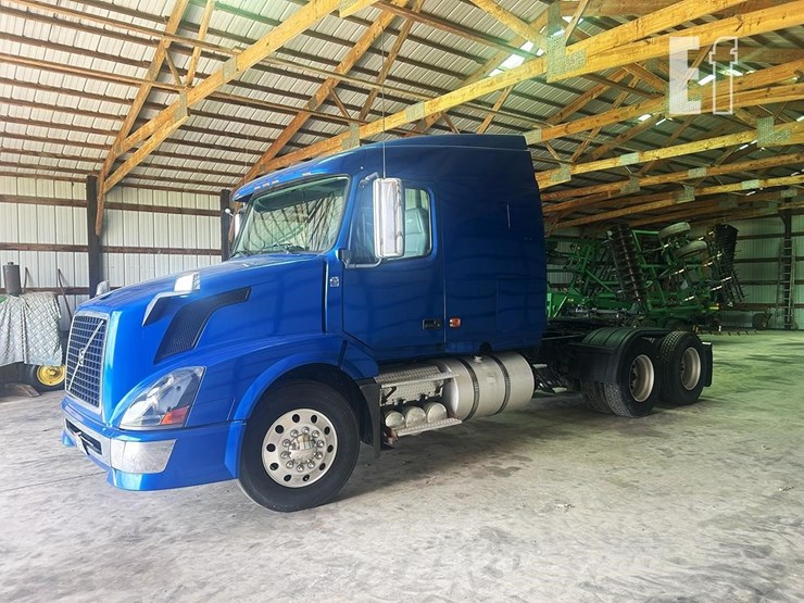 2007-volvo-vnl64t630-image-2