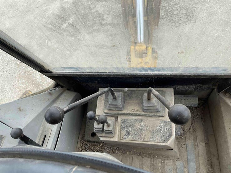 caterpillar-416b-image-51
