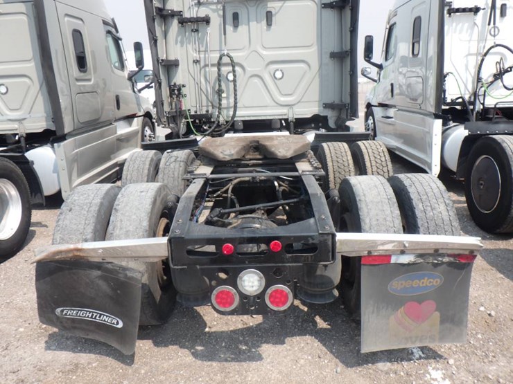2024-freightliner-cascadia-126-image-6