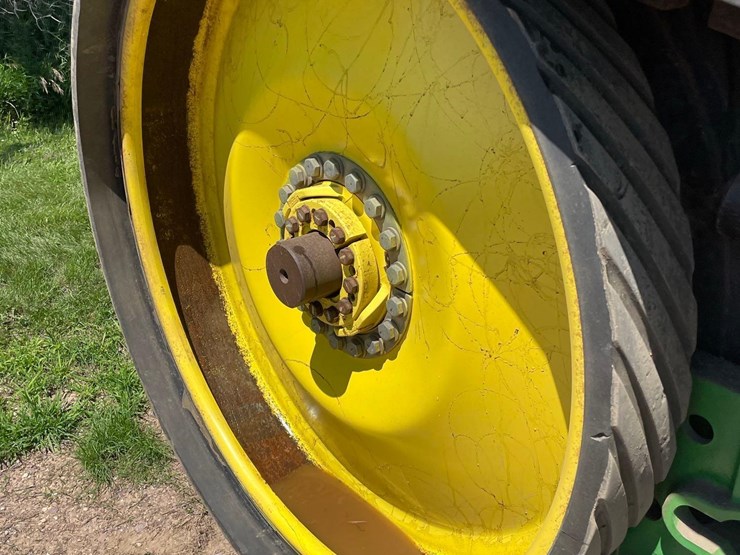 2013-john-deere-8360rt-image-27