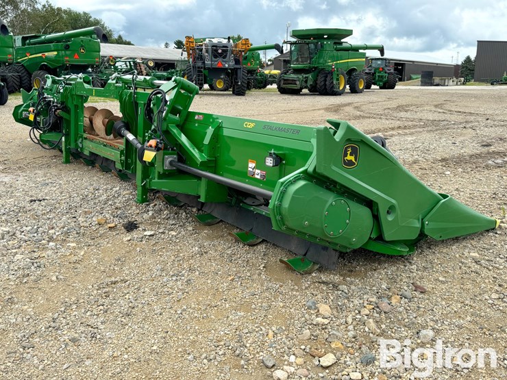2022-john-deere-c12f-image-5