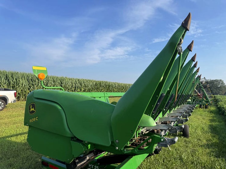 2014-john-deere-608c-image-21