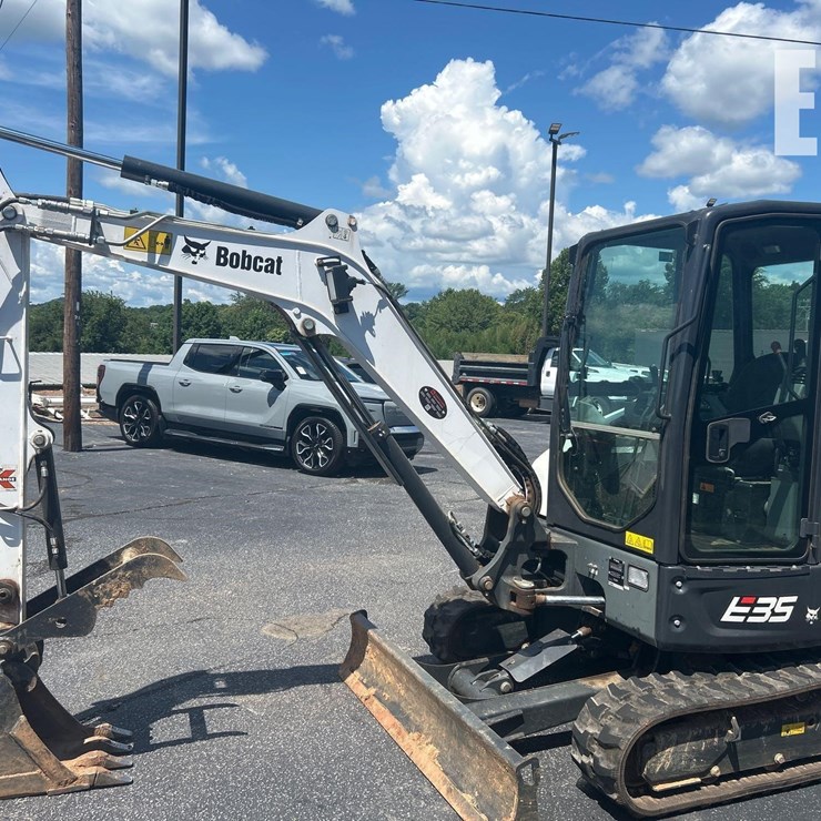 2021 BOBCAT E35i