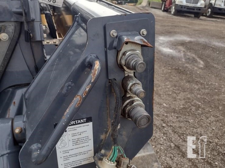 2023-deere-325g-image-15