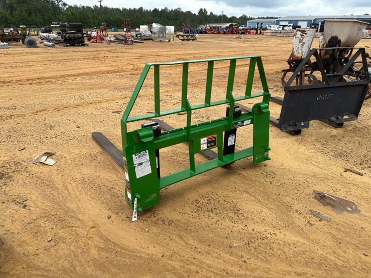 129---frontier-john-deere-pallet-forks-image-3