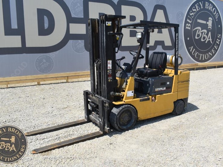 1996-caterpillar-gc30-image-1