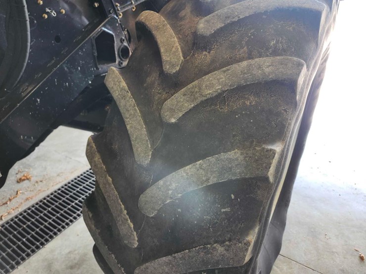 2009-case-ih-6088-image-6