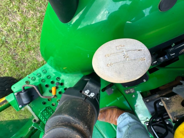 2021-john-deere-5045e-image-22