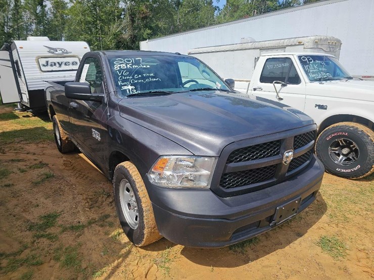2017-dodge-ram-1500-image-1
