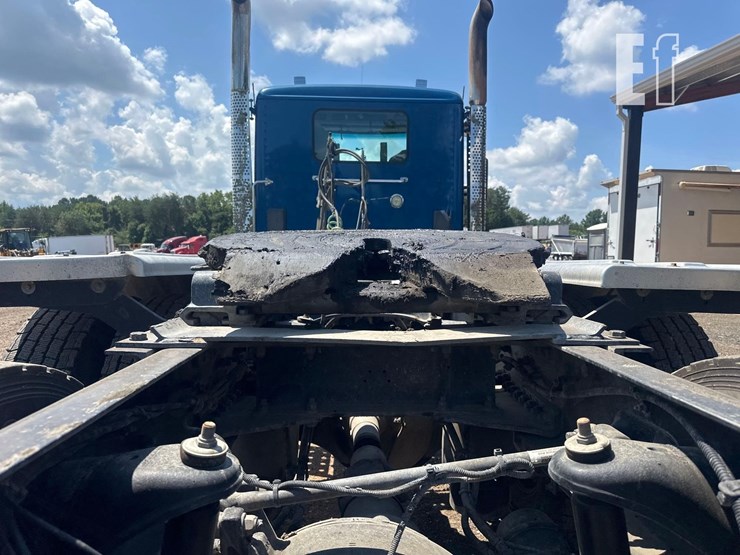 2018-kenworth-t880-image-16