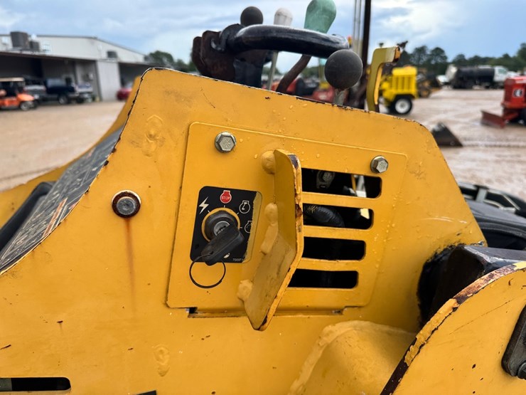 #22501-•-2016-vermeer-5725t-compact-loader-image-16