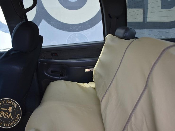 2003-chevrolet-silverado-2500-image-38