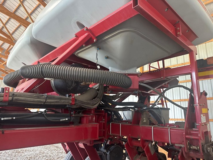 2010-case-ih-1250-image-18