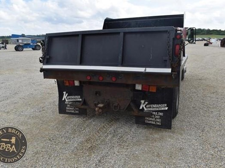 2005-chevrolet-3500-image-16
